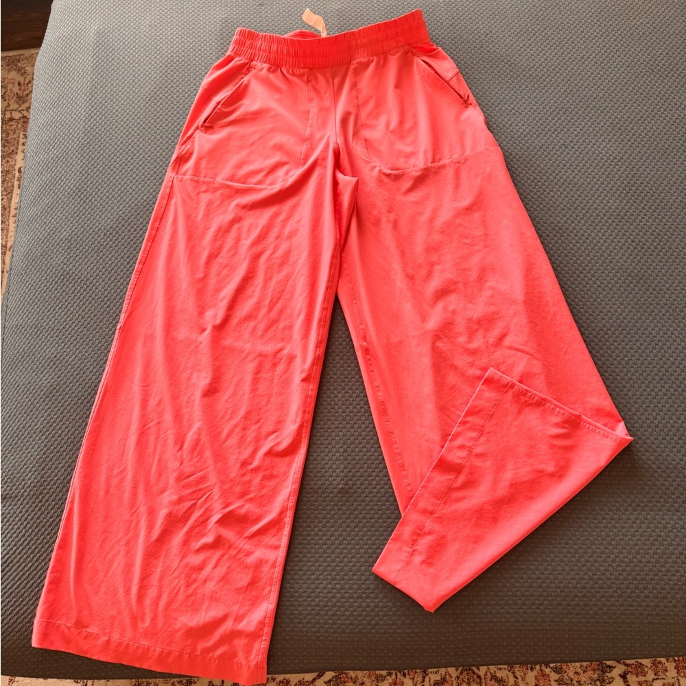 Lululemon Swift Mid-Rise Wide-Leg Pant